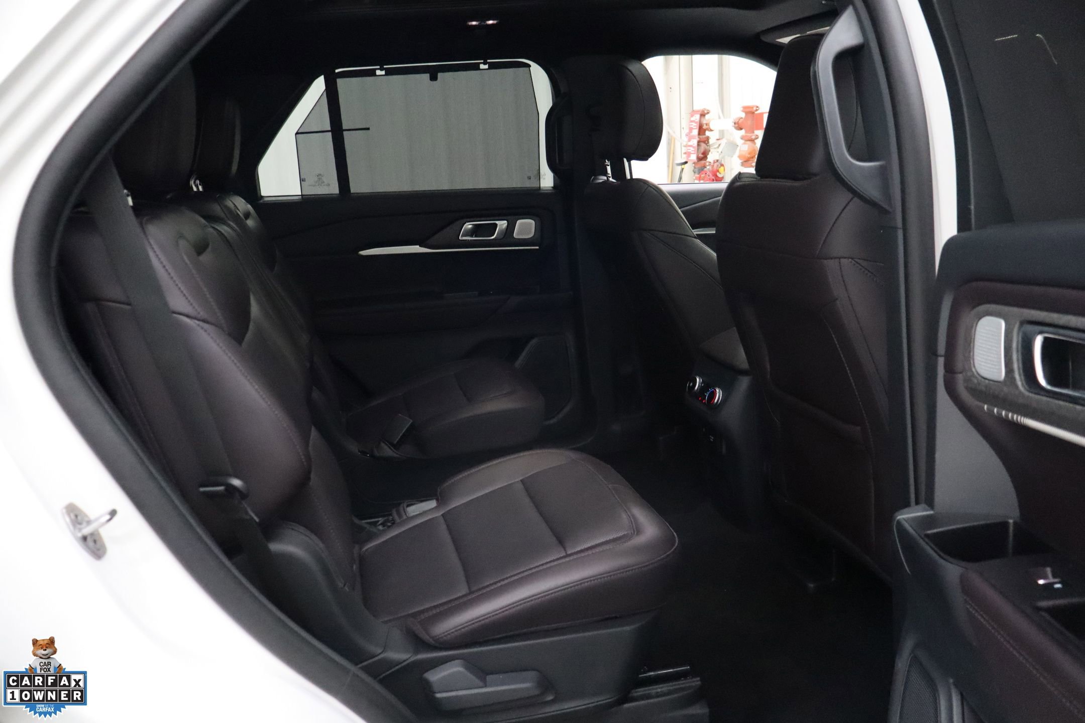 Used 2025 Ford Explorer Platinum image 30