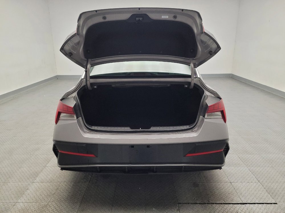 Used 2025 Hyundai Elantra SEL image 29