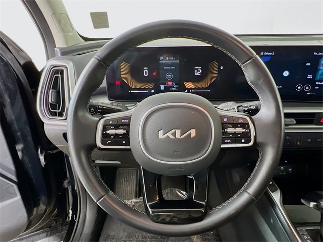 Used 2024 Kia Sorento S image 12