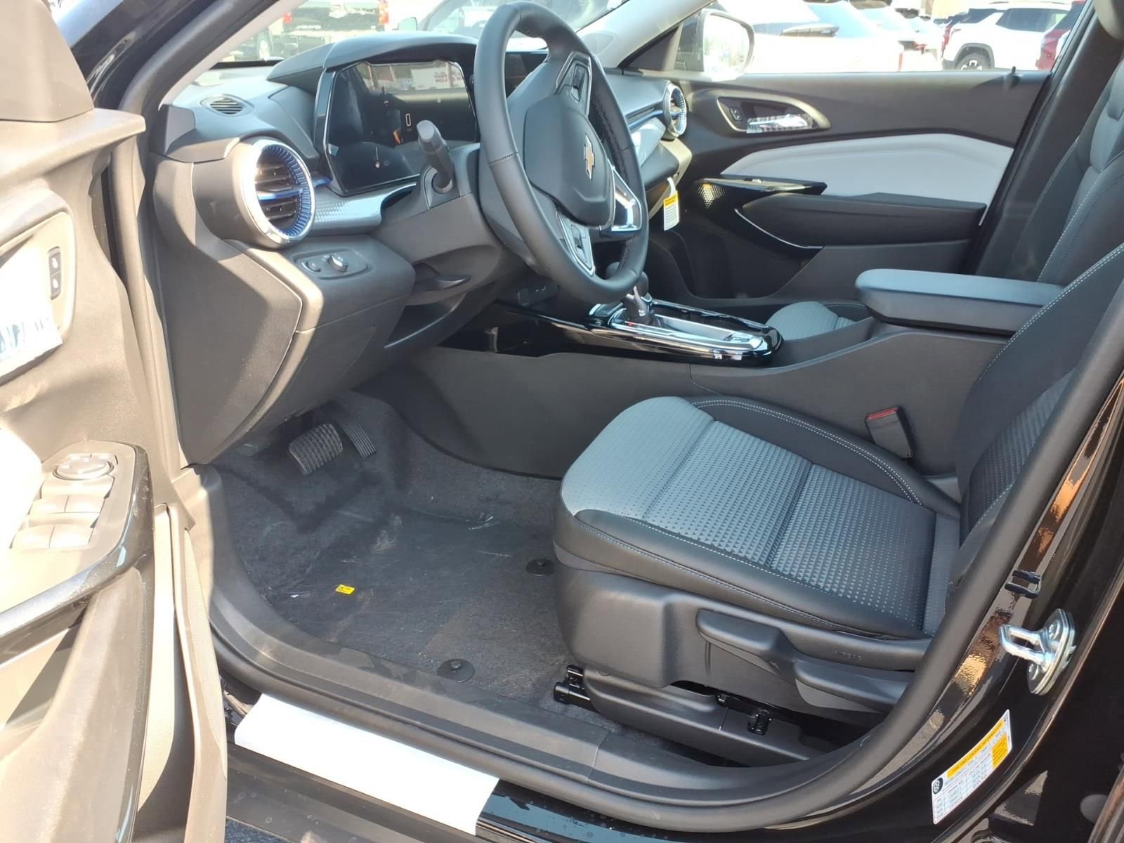 New 2026 Chevrolet Trax LT w/ Driver Confidence Package image 11