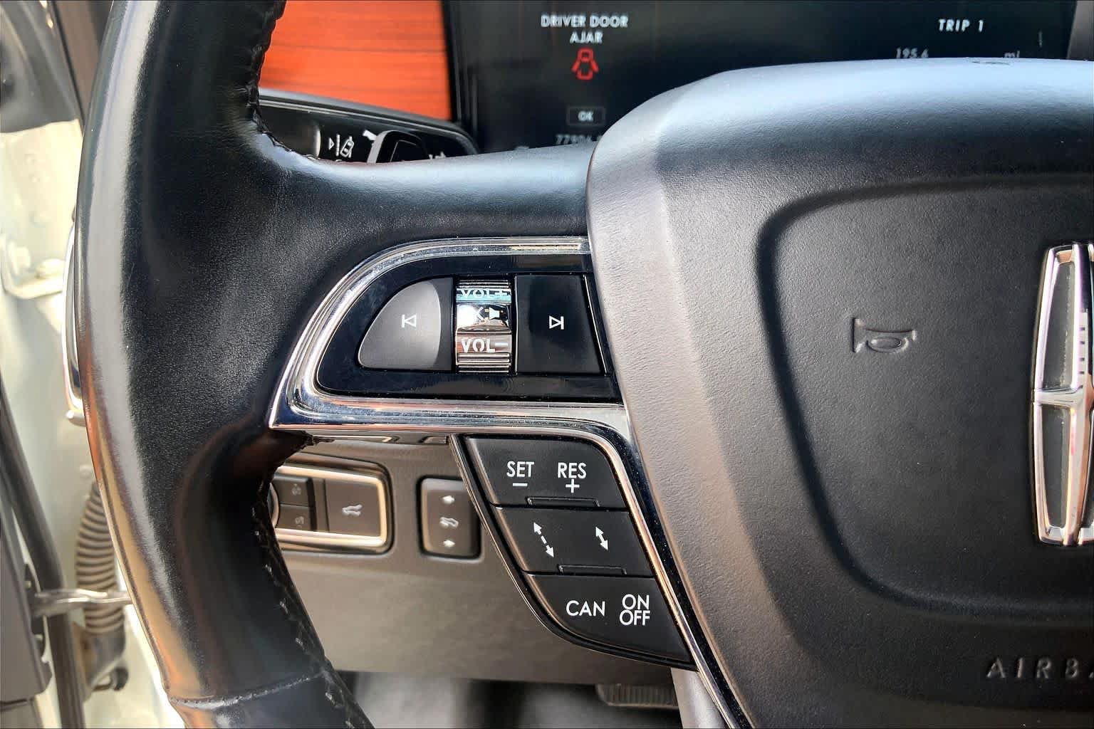Used 2020 Lincoln Navigator L Reserve w/ Luxury Package AWD/4WD image 23