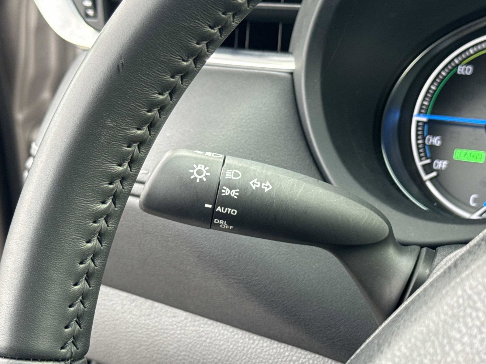 Used 2024 Toyota Venza LE image 9