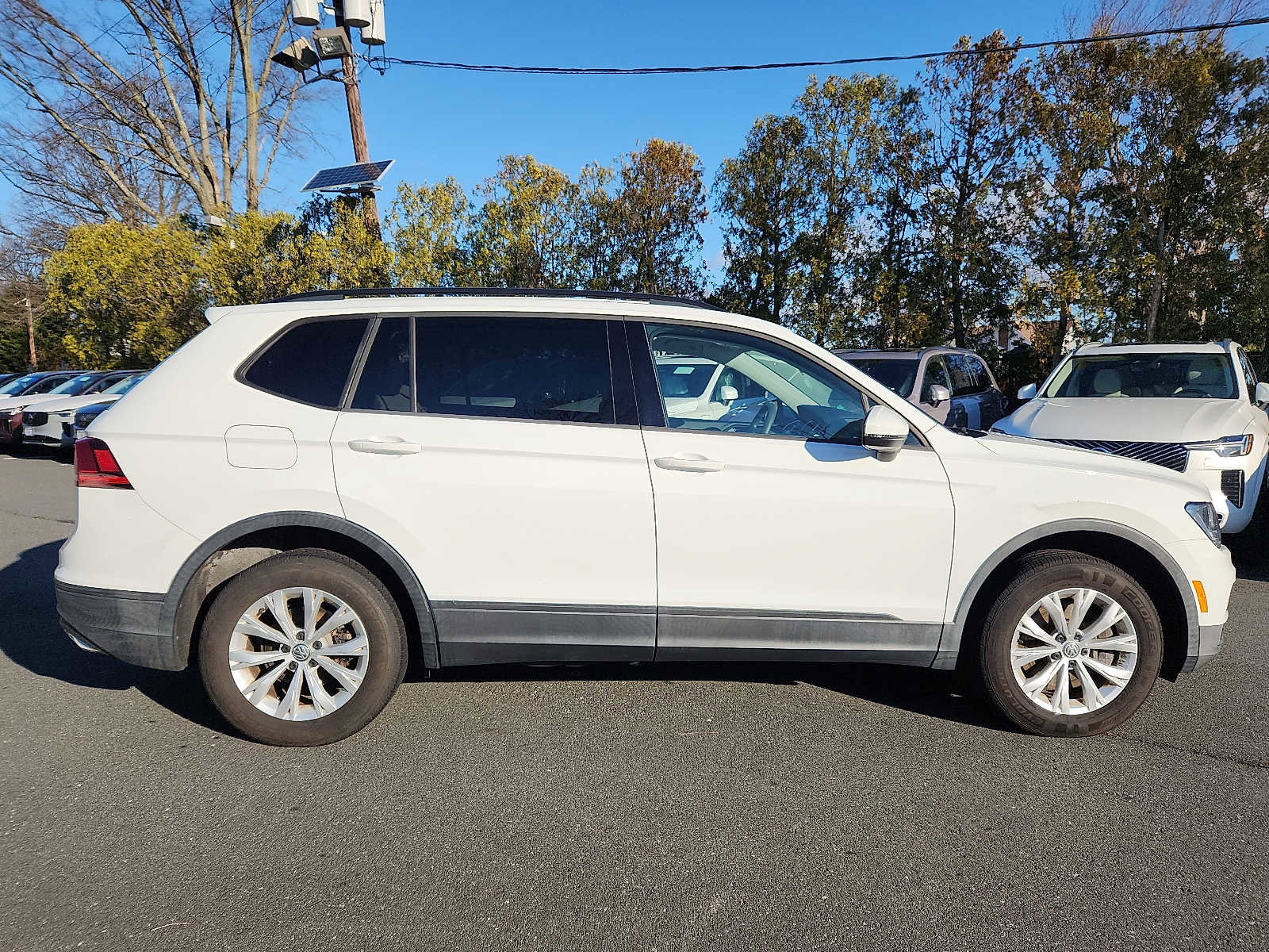 Used 2018 Volkswagen Tiguan S image 6