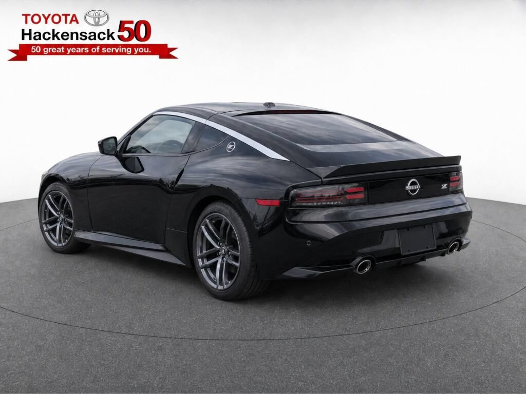 Used 2025 Nissan Z Sport w/ Floor Mat Package RWD image 31