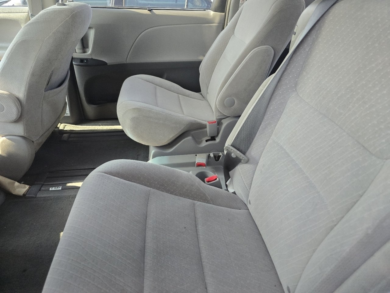 Used 2017 Toyota Sienna LE FWD image 21