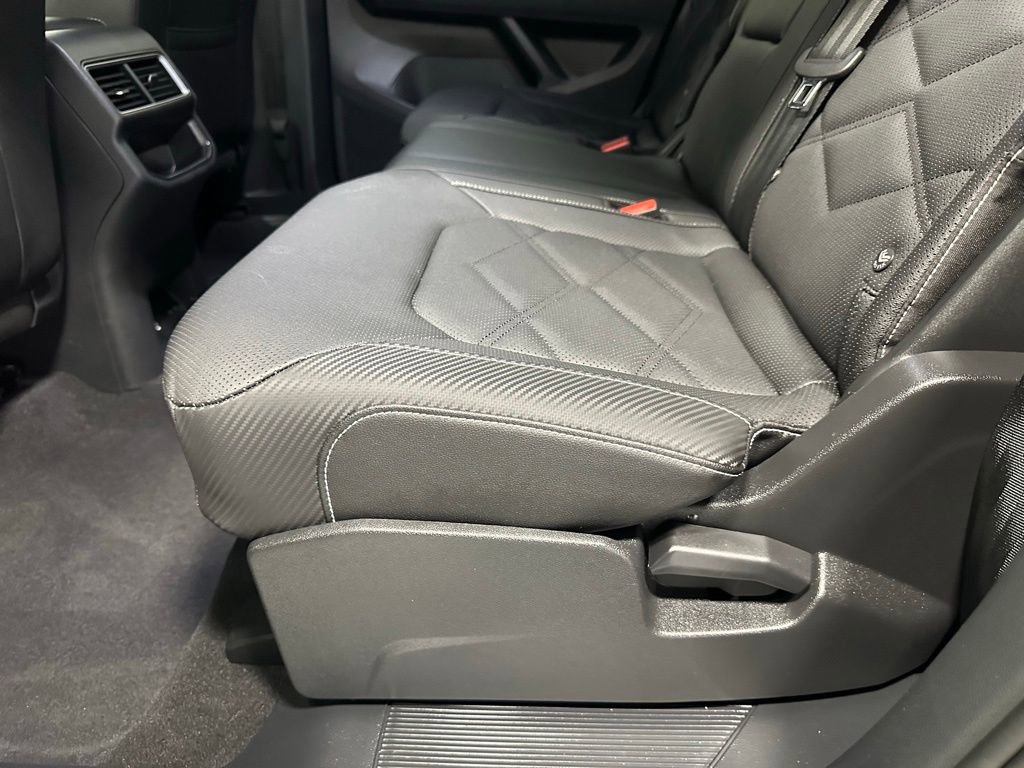 Used 2025 Volkswagen Atlas Cross Sport SE image 43