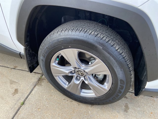 Used 2025 Toyota RAV4 XLE FWD image 32