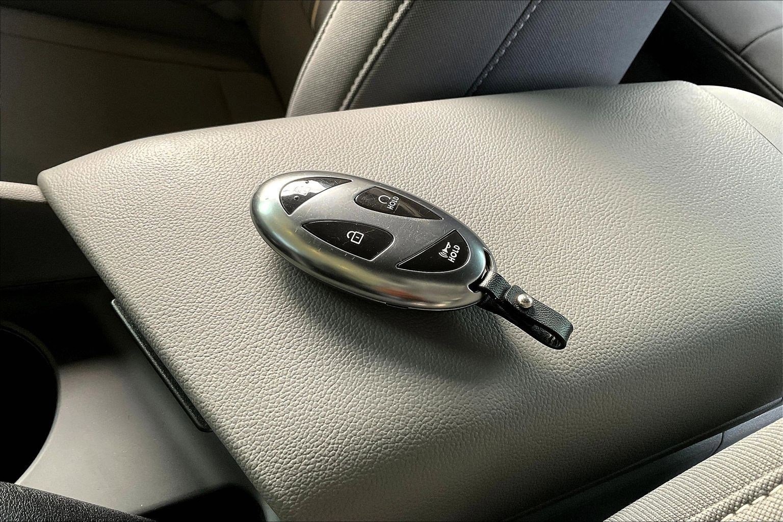 Used 2024 Hyundai Elantra SEL FWD image 32