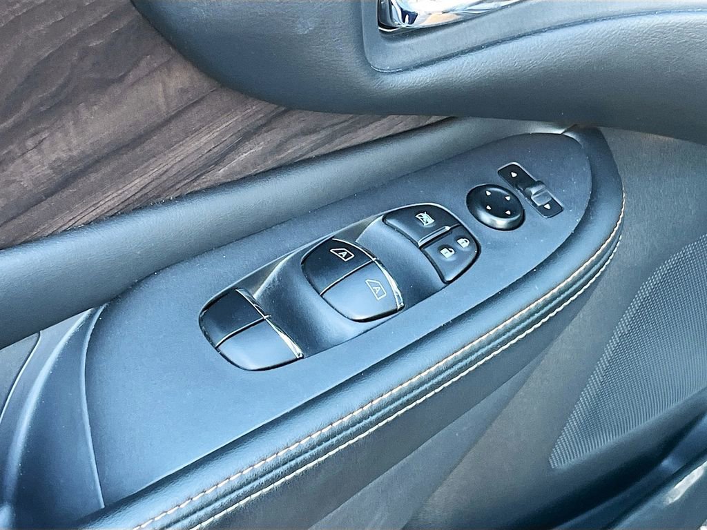 Used 2023 Nissan Murano Platinum w/ Cargo Package image 18