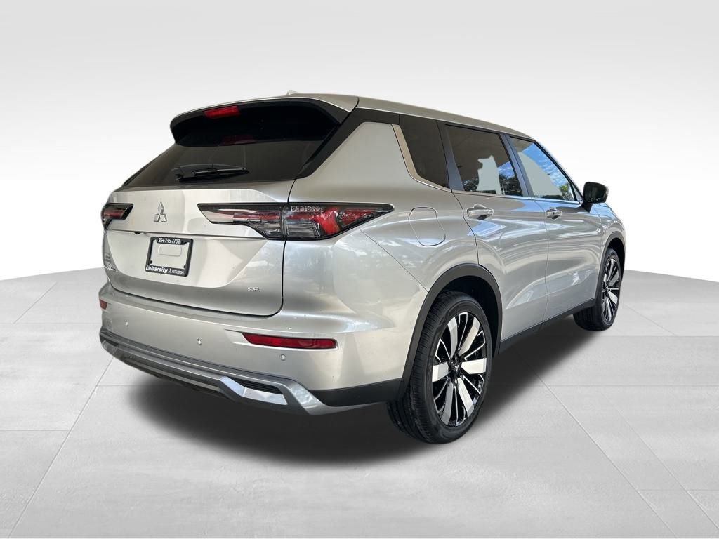 New 2026 Mitsubishi Outlander SE video 3
