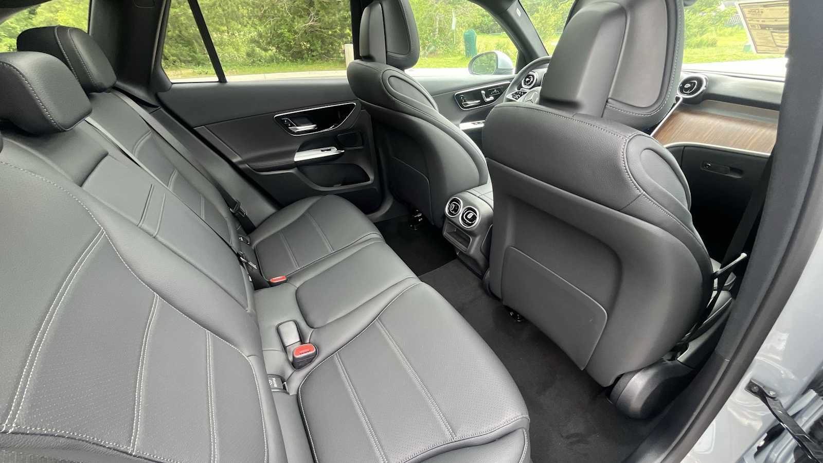 Used 2026 Mercedes-Benz GLC 300 4MATIC image 12