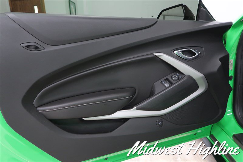 Used 2017 Chevrolet Camaro SS RWD image 27