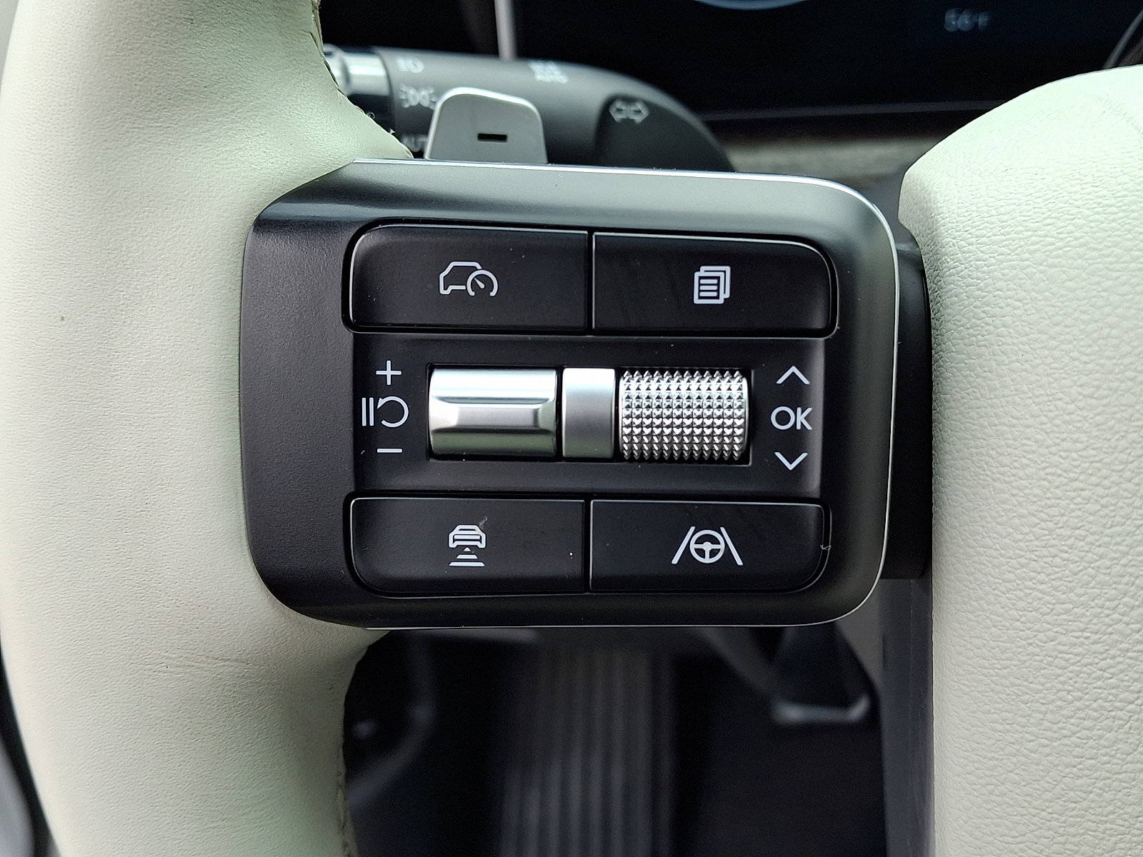 Used 2024 Hyundai Santa Fe Limited AWD/4WD image 22