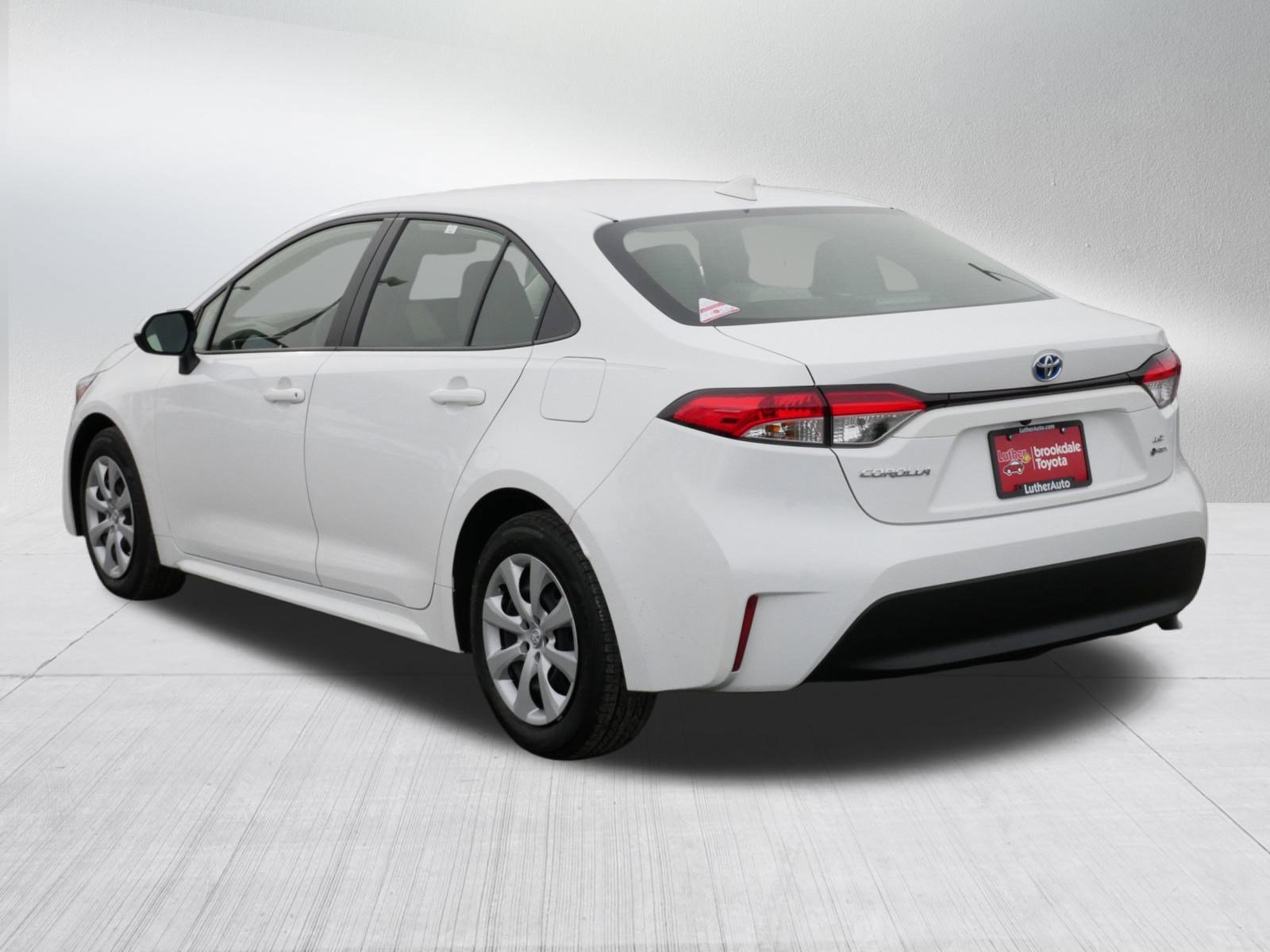 Certified 2025 Toyota Corolla LE w/ Convenience Package image 5