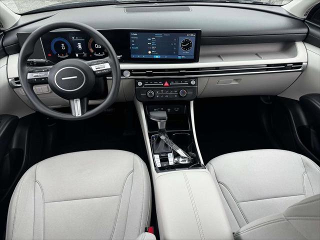 Used 2025 Hyundai Tucson SE FWD image 12