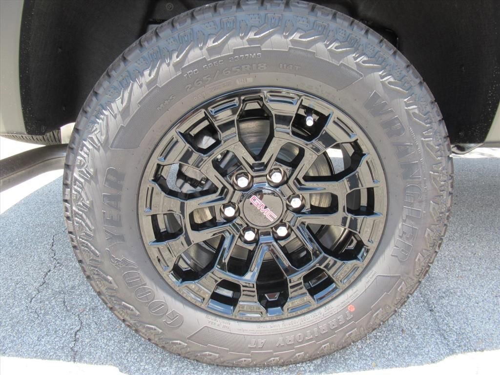 New 2026 GMC Canyon Elevation w/ Convenience Package RWD image 8