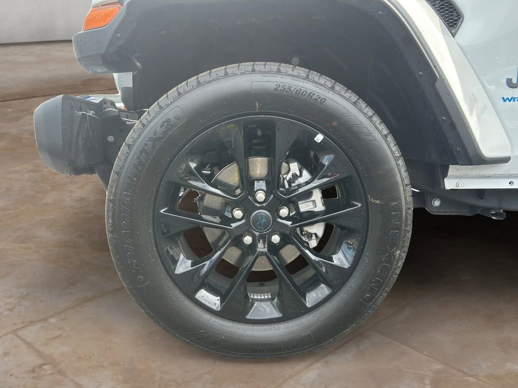 Used 2025 Jeep Wrangler Unlimited Sahara w/ Safety Group AWD/4WD image 14