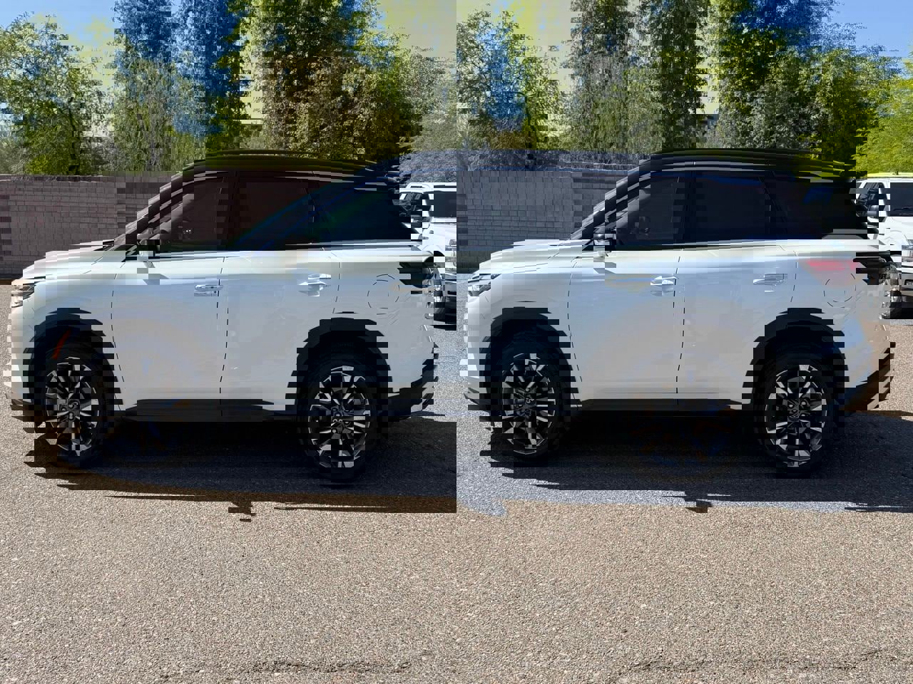 Certified 2024 INFINITI QX60 Luxe w/ Cargo Package image 8