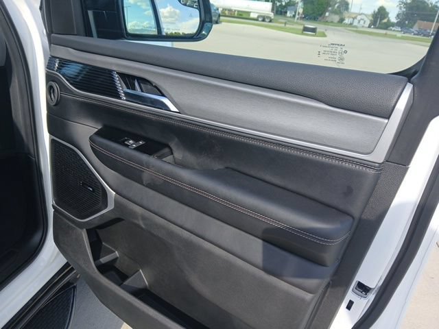 New 2026 Jeep Grand Wagoneer 4WD image 24