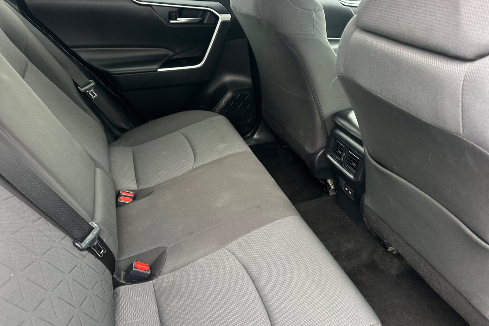 Used 2025 Toyota RAV4 XLE FWD image 19