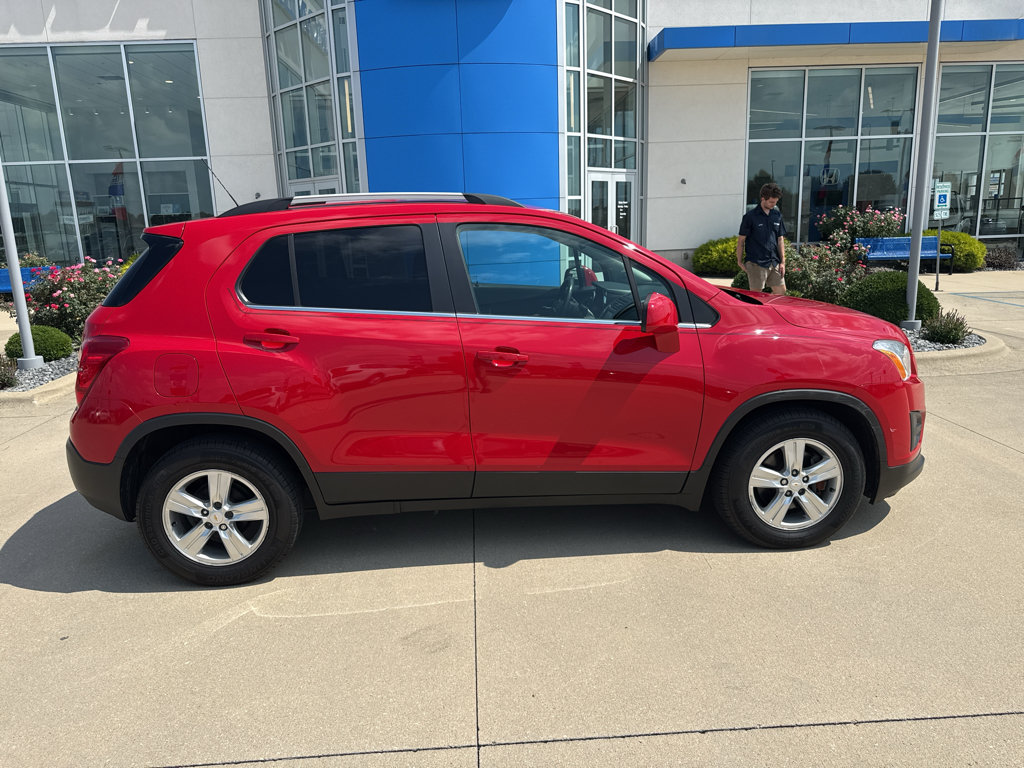 Used 2016 Chevrolet Trax LT w/ LT Convenience Package FWD image 4