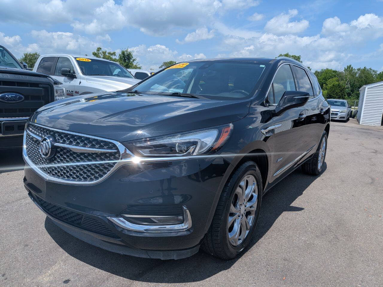 Used 2020 Buick Enclave Avenir w/ Avenir Technology Package AWD/4WD image 2