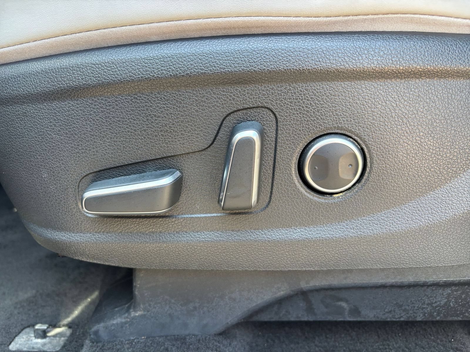 Used 2025 Hyundai Palisade SEL FWD image 23