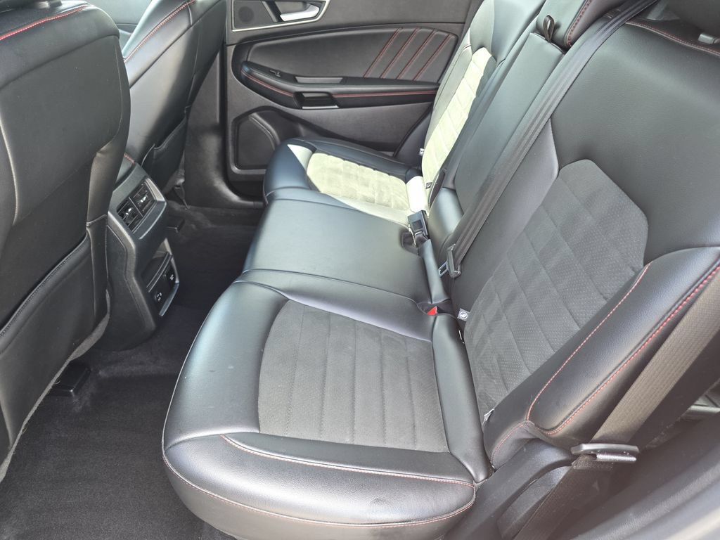 Used 2021 Ford Edge ST-Line AWD/4WD image 19