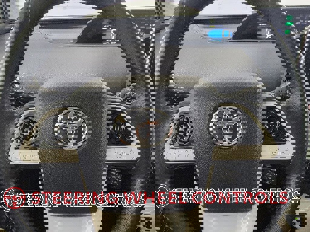 Used 2018 Toyota Prius Four w/ Advanced Technology Package image 19