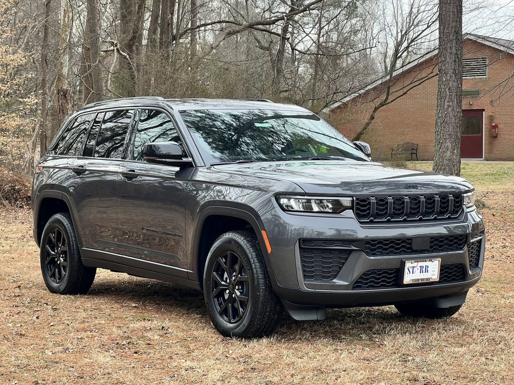 New 2026 Jeep Grand Cherokee Laredo