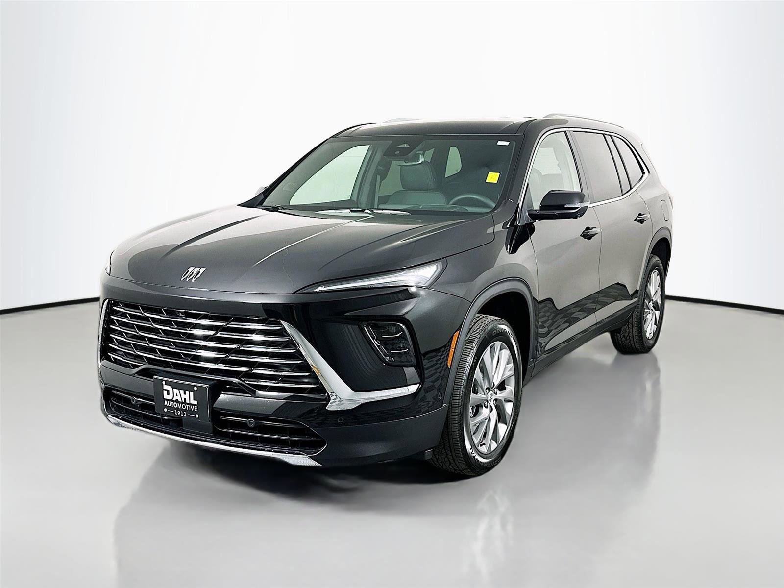 Used 2025 Buick Enclave Preferred w/ Super Cruise Package image 4