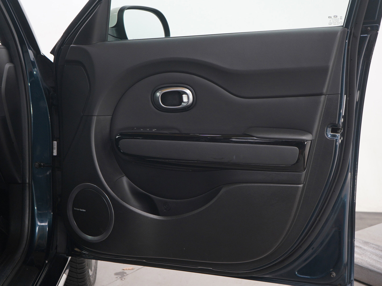 Used 2018 Kia Soul + FWD image 9