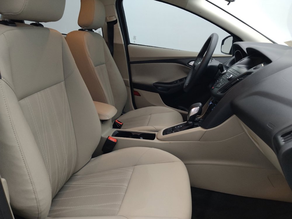 Used 2018 Ford Focus SE FWD image 21