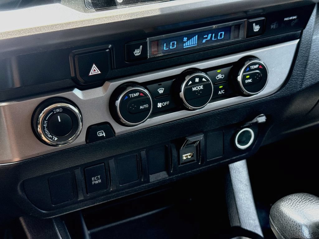 Used 2021 Toyota Tacoma TRD Sport AWD/4WD image 16