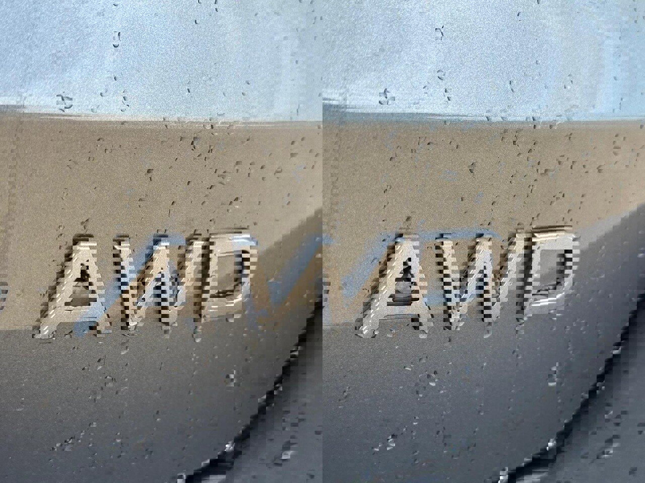 New 2025 Nissan Kicks SV image 8