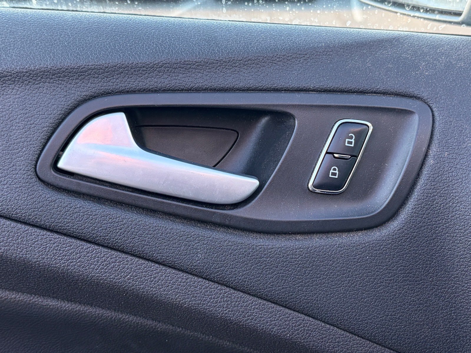 Used 2016 Ford Escape SE FWD image 7