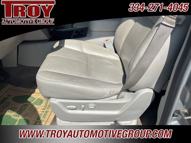 Used 2013 Chevrolet Suburban LT w/ Luxury Package image 28