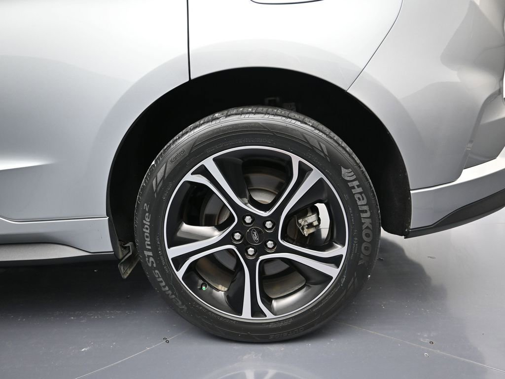 Used 2020 Ford Edge ST image 10