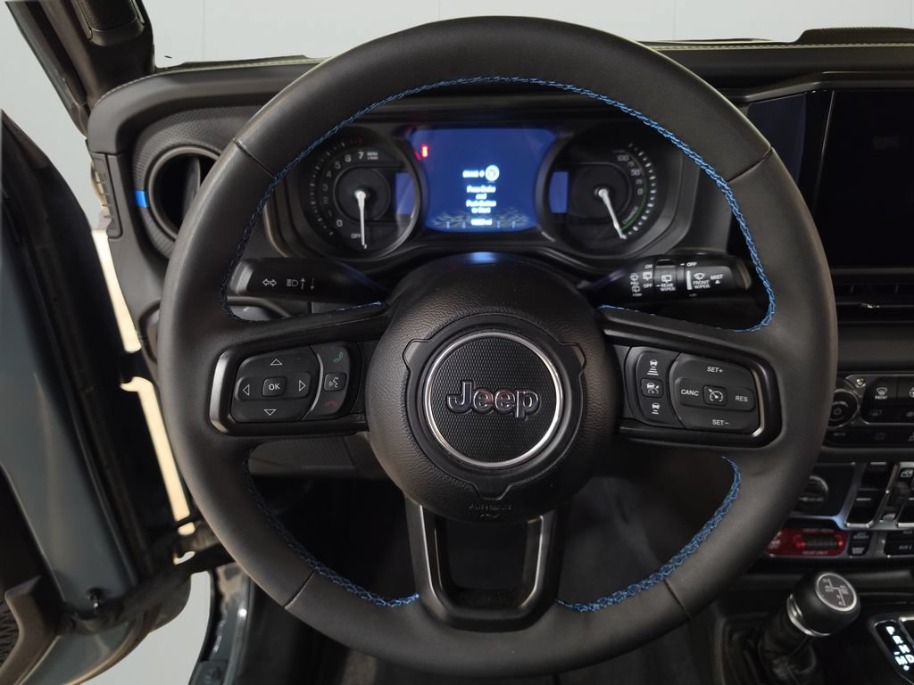 Certified 2025 Jeep Wrangler Unlimited Rubicon 4xe w/ Convenience Group AWD/4WD image 18