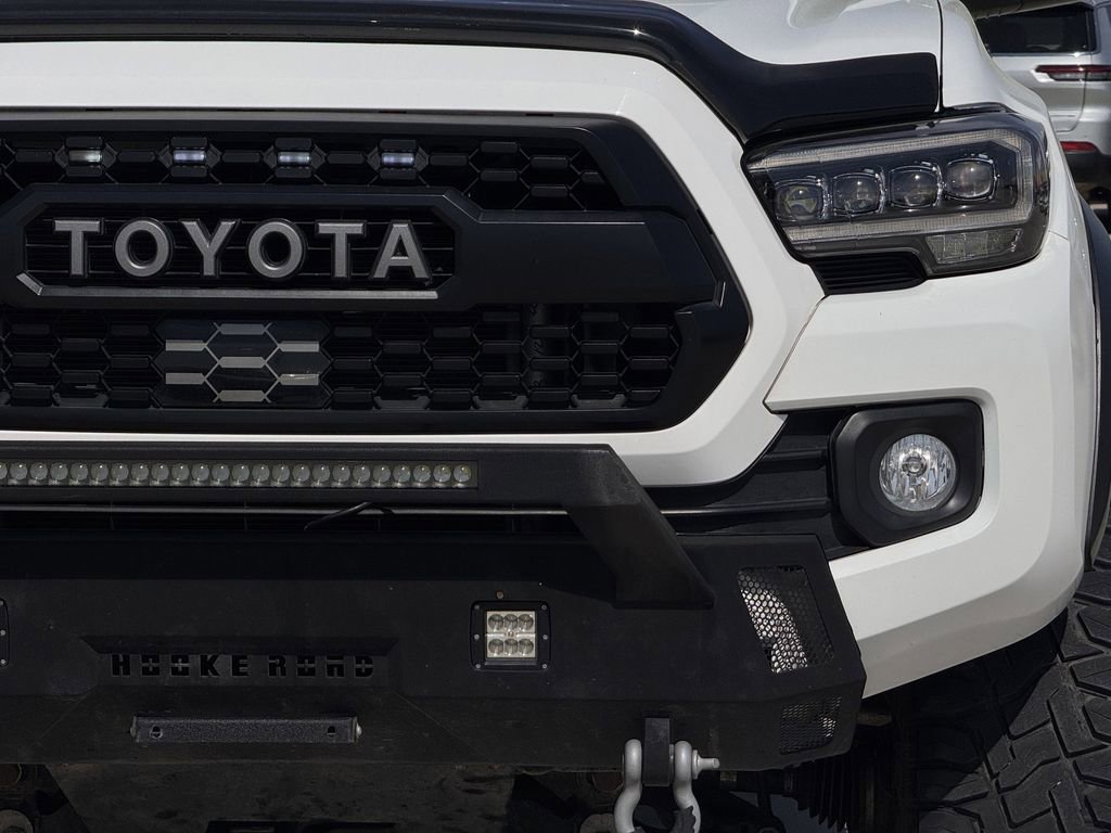 Used 2023 Toyota Tacoma SR5 w/ SX Package AWD/4WD image 8