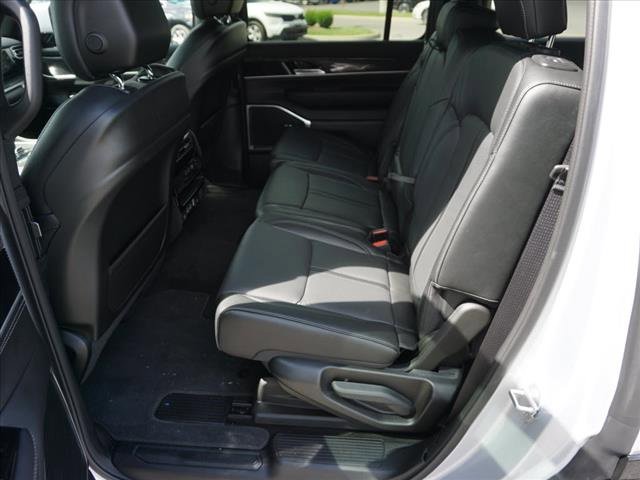 New 2022 Jeep Wagoneer Series III image 32