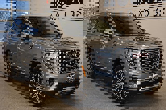 Used 2025 GMC Yukon Denali w/ Denali Reserve Package