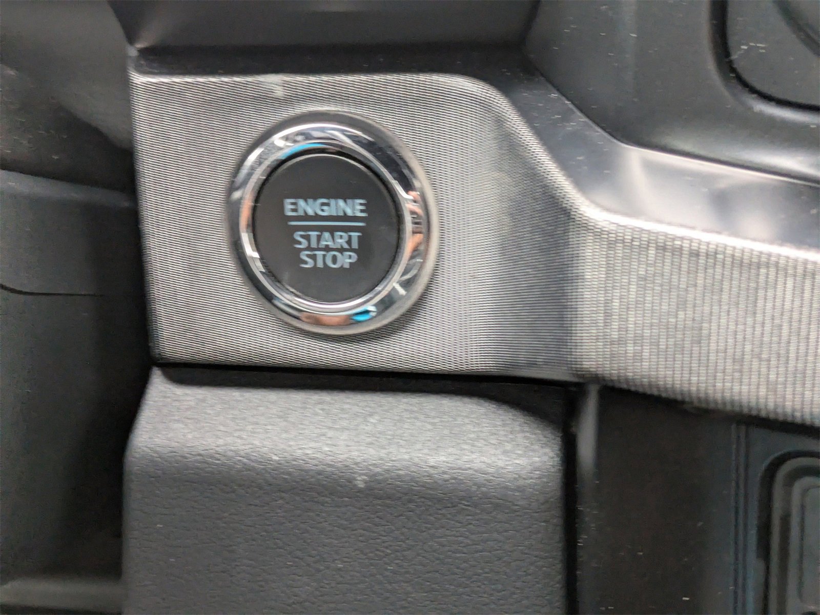 New 2025 Ford F250 Platinum w/ FX4 Off-Road Package image 38