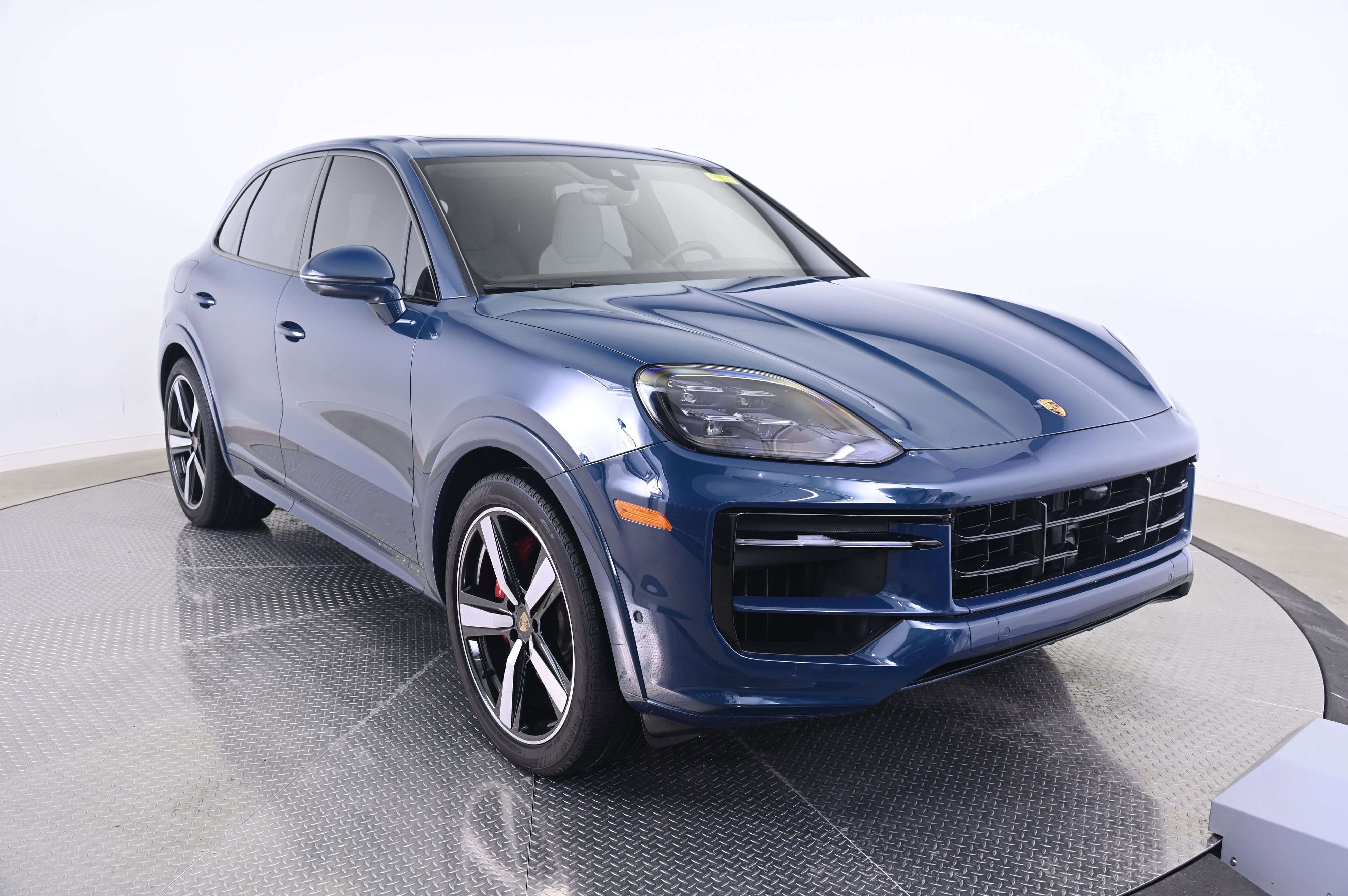 Certified 2024 Porsche Cayenne S image 9