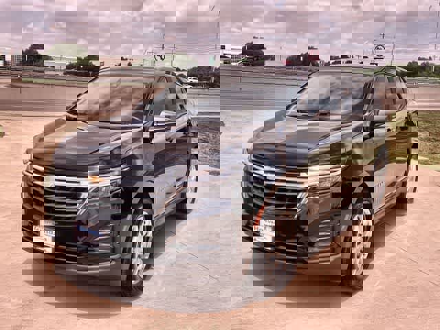 Used 2022 Chevrolet Equinox LS AWD/4WD image 2