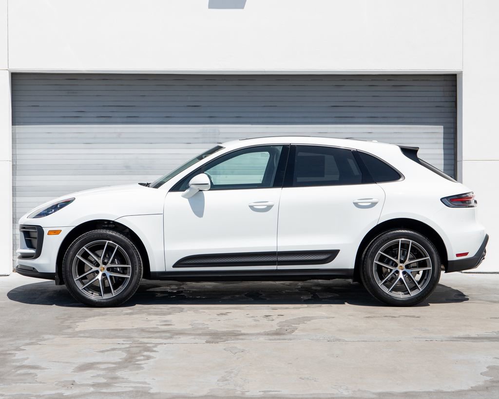 New 2026 Porsche Macan AWD/4WD image 2