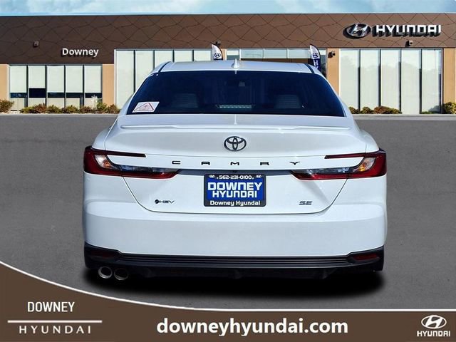 Used 2025 Toyota Camry SE image 5