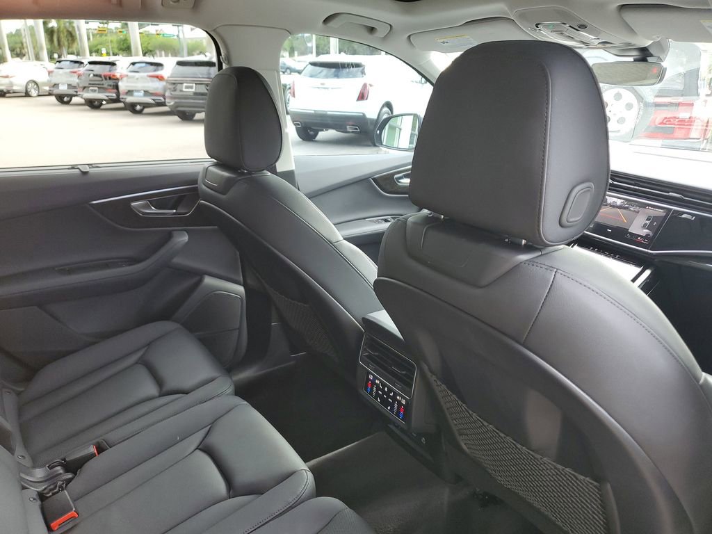 Used 2023 Audi Q7 3.0T Prestige image 26