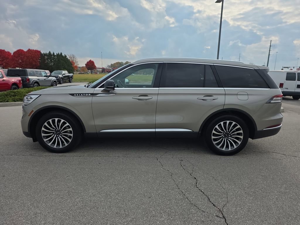 Used 2023 Lincoln Aviator Reserve w/ Equipment Group 201A image 4