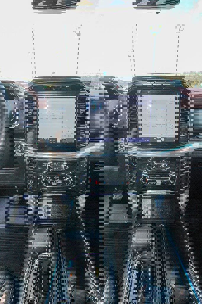 Used 2023 Ford F150 Lariat w/ Equipment Group 502A High image 31